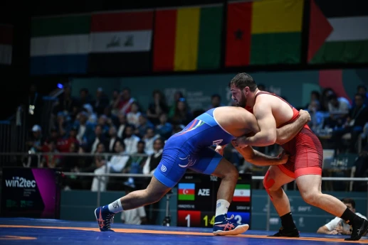 Güləşçimiz İslamiadada bürünc medal qazanıb