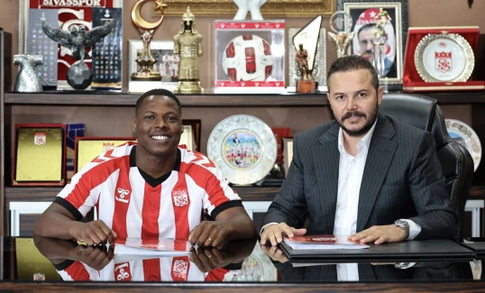 Türkiyə futbolunda skandal: Futbolçu düşərgədən qaçdı 