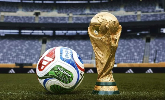 FIFA dünya çempionatının rəsmi topunu təqdim edib