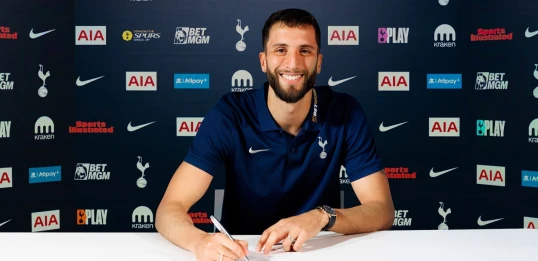 "Tottenhem" uruqvaylı yarımmüdafiəçinin müqavilə müddətini uzadıb