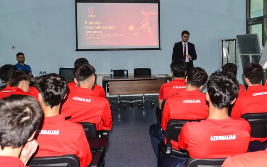 Millimizin futbolçuları üçün danışılmış oyunlara qarşı sessiya keçirilib - FOTO 