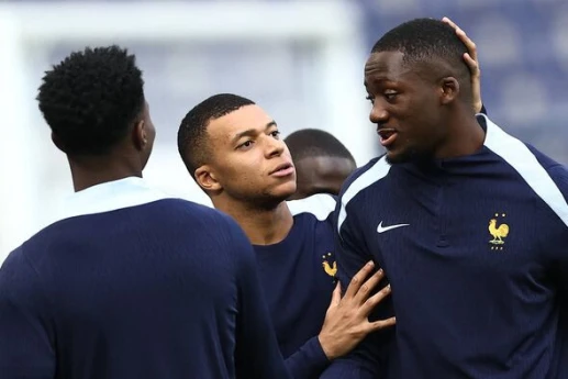 Mbappe ulduz futbolçunu "Real Madrid"ə dəvət edib