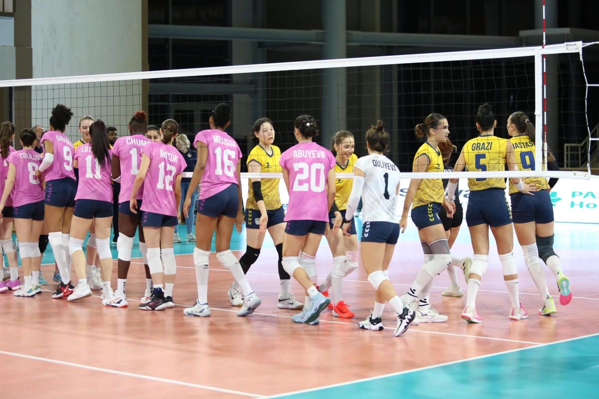 Qadın voleybolçular arasında Yüksək Liqaya start verilib - FOTO 