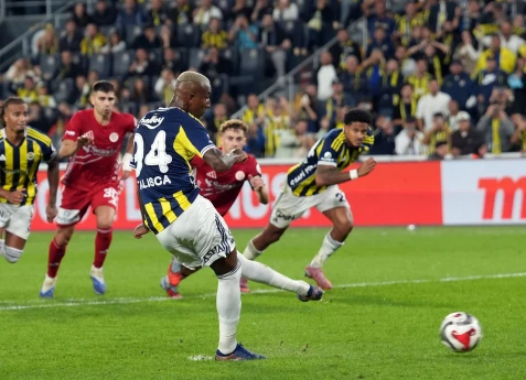 "Fənərbaxça" ulduz futbolçu ilə yollarını ayırır