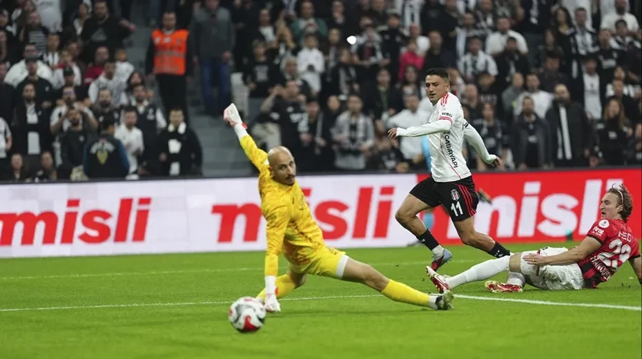 "Beşiktaş"a ağır zərbə: "Gençlerbirliği" 2 dəqiqədə 2 qolla qələbə qazandı