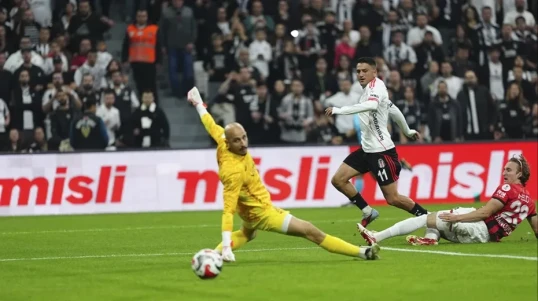 "Beşiktaş"a ağır zərbə: "Gençlerbirliği" 2 dəqiqədə 2 qolla qələbə qazandı