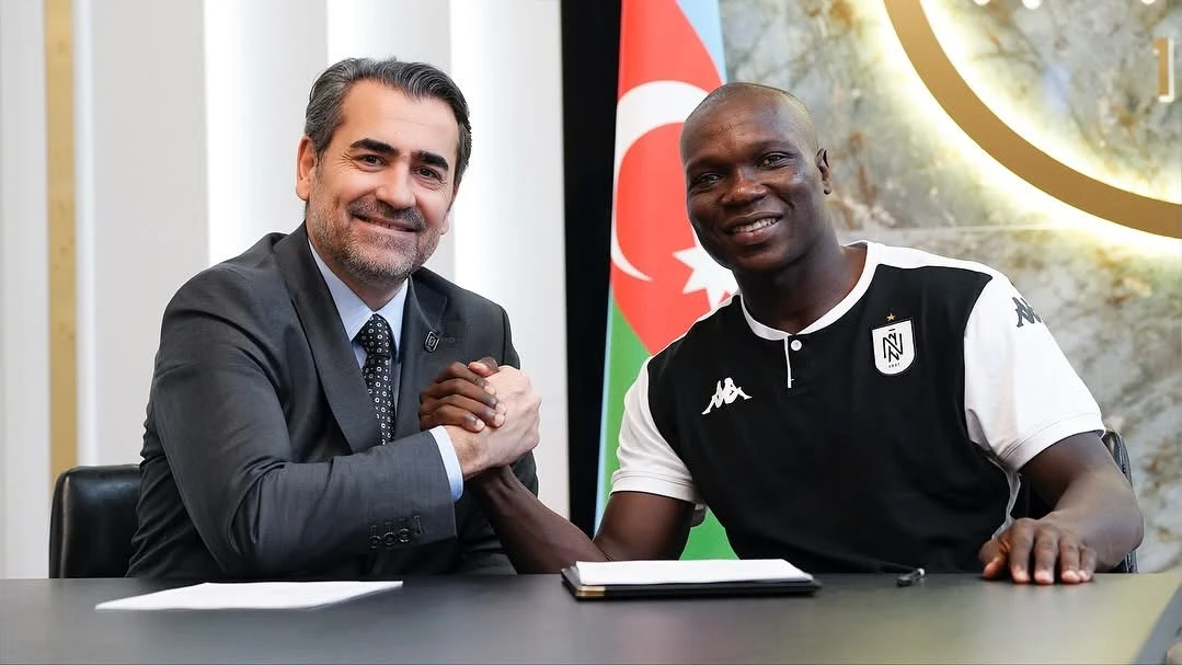 Abubakar rəsmən “Neftçi”də - FOTO 