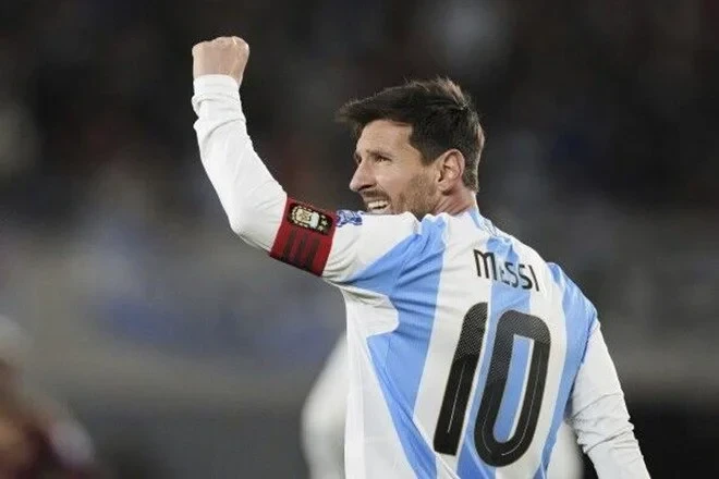 Messi: "Hədəfim DÇ-2026-da oynamaqdır"