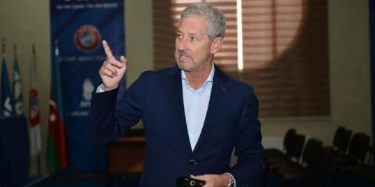 Frank De Blekere mübahisəli epizodları şərh edib - VİDEO 