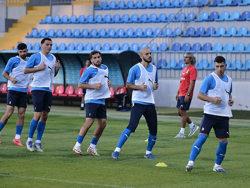 Millimiz məşqlərə başladı