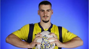 "Fənər"in futbolçusu Kipr klubunda - RƏSMİ 