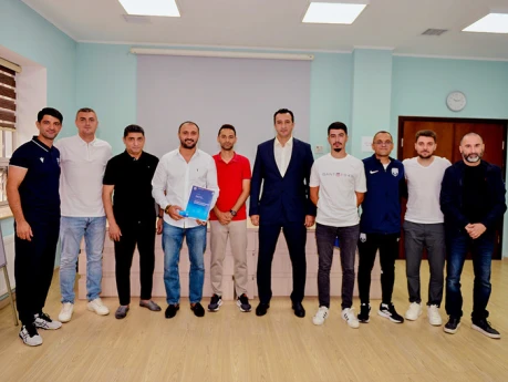 Məşqçilərə lisenziya və diplomlar təqdim olunub