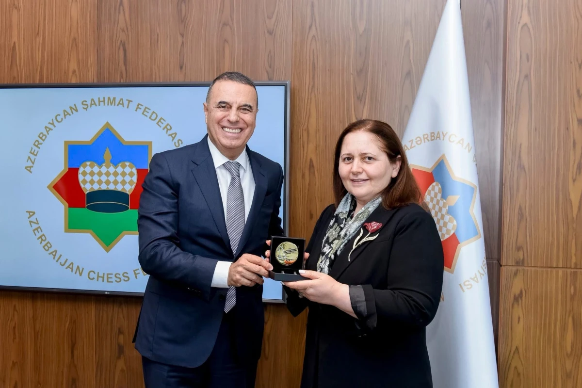 Aynur Sofiyeva FIDE mükafatı ilə təltif olundu