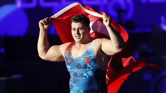 Türkiyəli güləşçidən rekord - 13-cü dəfə Avropa çempionu 