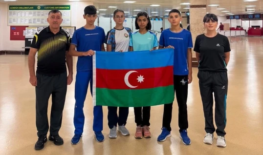 Stolustü tennisçilər Türkiyəyə yollanıblar 