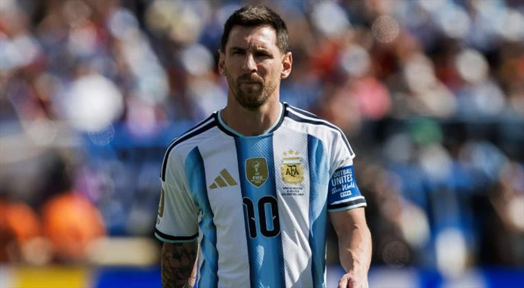 Bor dövrün sonu - MESSİ MİLLİDƏKİ KARYERASINI BAŞA VURDU 