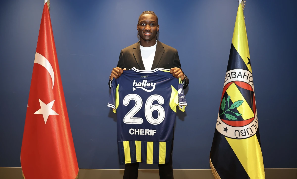 Fransalı hücumçu rəsmən “Fənərbaxça”da