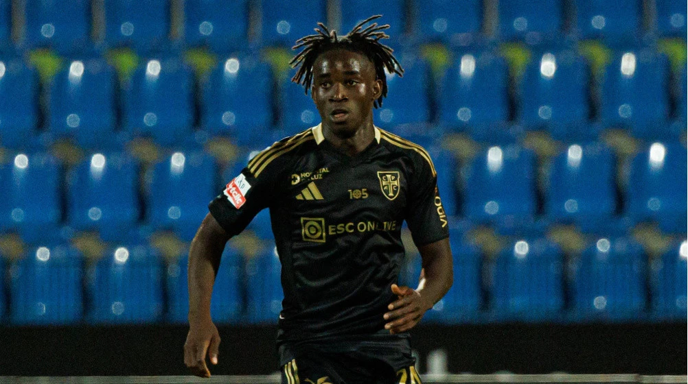 18 yaşlı yarımmüdafiəçi “Qalatasaray”da