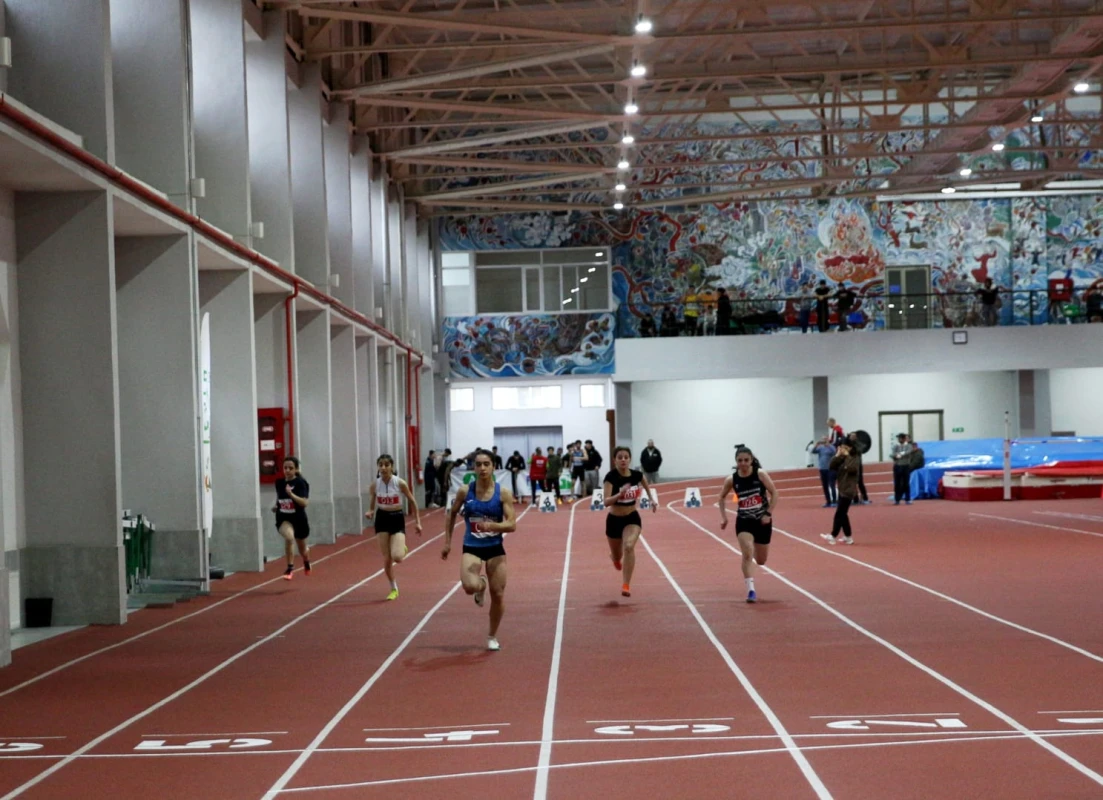 Atletika üzrə ölkə çempionatına start verilib - FOTO 