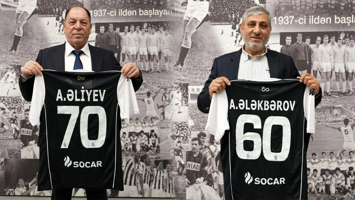 “Neftçi” veteran futbolçuları təbrik edib