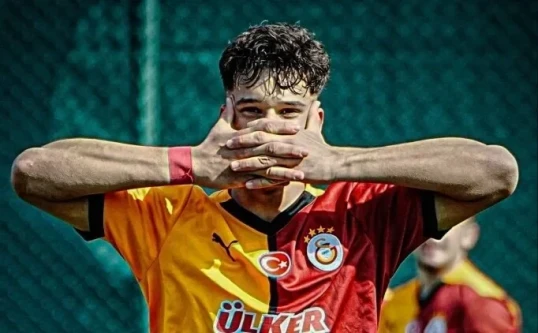"Qalatasaray"ın futbolçusu "Fənər"ə keçib