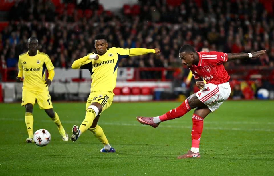 AL: “Fənərbaxça” mübarizəni dayandırdı, “Genk” - “Dinamo” matçında əlavə vaxt - YENİLƏNİR 