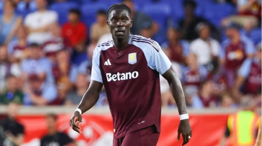 “Aston Villa”nın futbolçusu Premyer Liqada klubunu dəyişəcək