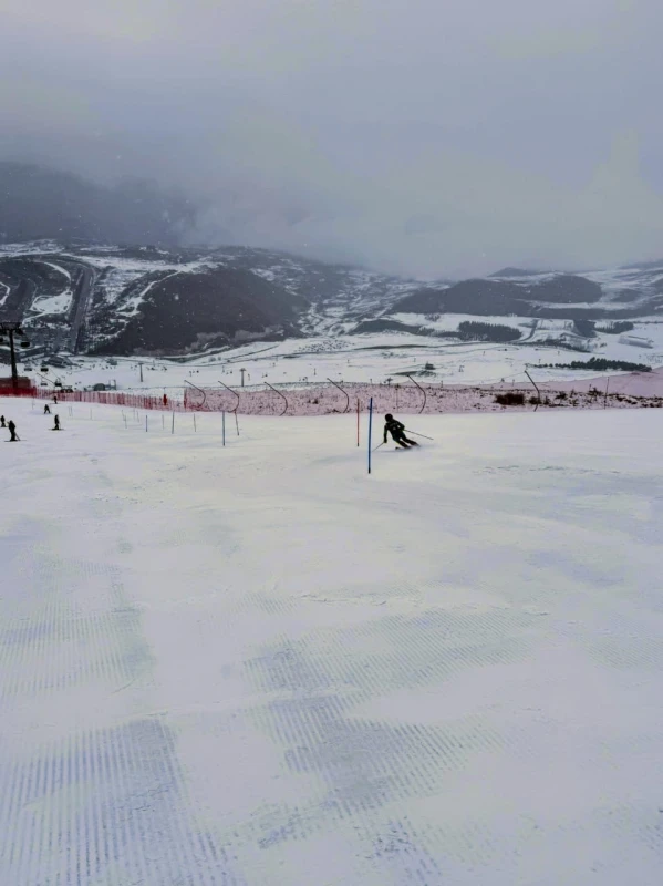 “Azerbaijan Open” beynəlxalq dağ xizəyi turnirinə yekun vurulub - FOTO 