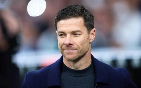 Xabi “Liverpul”u çalışdıra bilər