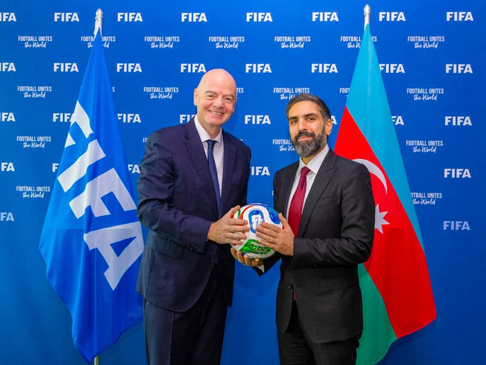 Rövşən Nəcəf FIFA prezidenti ilə görüşüb
