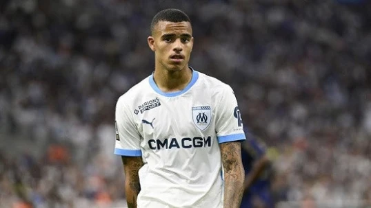 “Mançester Yunayted" sabiq futbolçusunu komandaya qaytarmaq istəyir