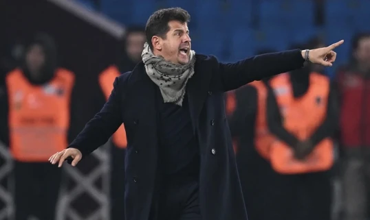 Emre Belözoğlu hakimləri sərt tənqid etdi: “Bu liqa belə davam edə bilməz”  