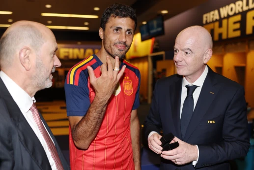 FİFA-dan ilk: İspaniyaya çempionluq üzüyü təqdim olundu