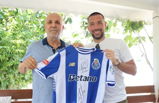 Fariolidən "Alanyaspor"a jest - İlk şansını verən prezidenti unutmadı 