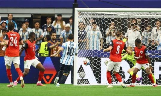 DÇ-26: Messi Argentinanı önə keçirdi - YENİLƏNİR 