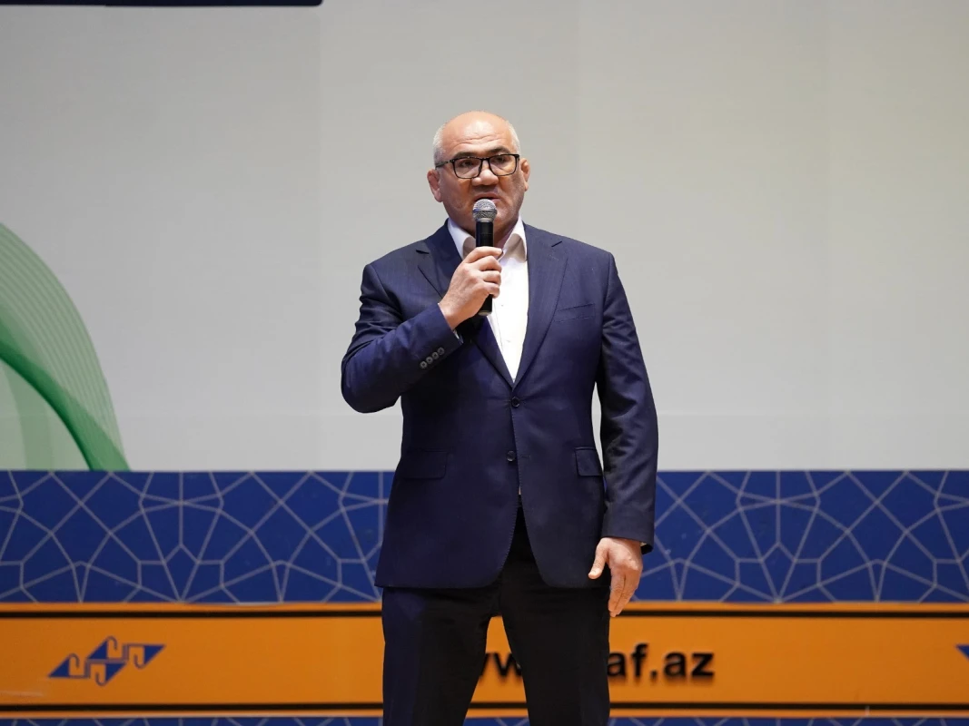 Ağırlıqqaldırma üzrə Azərbaycan çempionatına start verilib - FOTO 