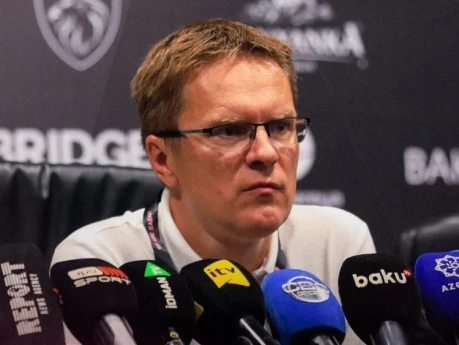 Valdas Dambrauskas: “Futbolu bir az düşünməyəcəm”