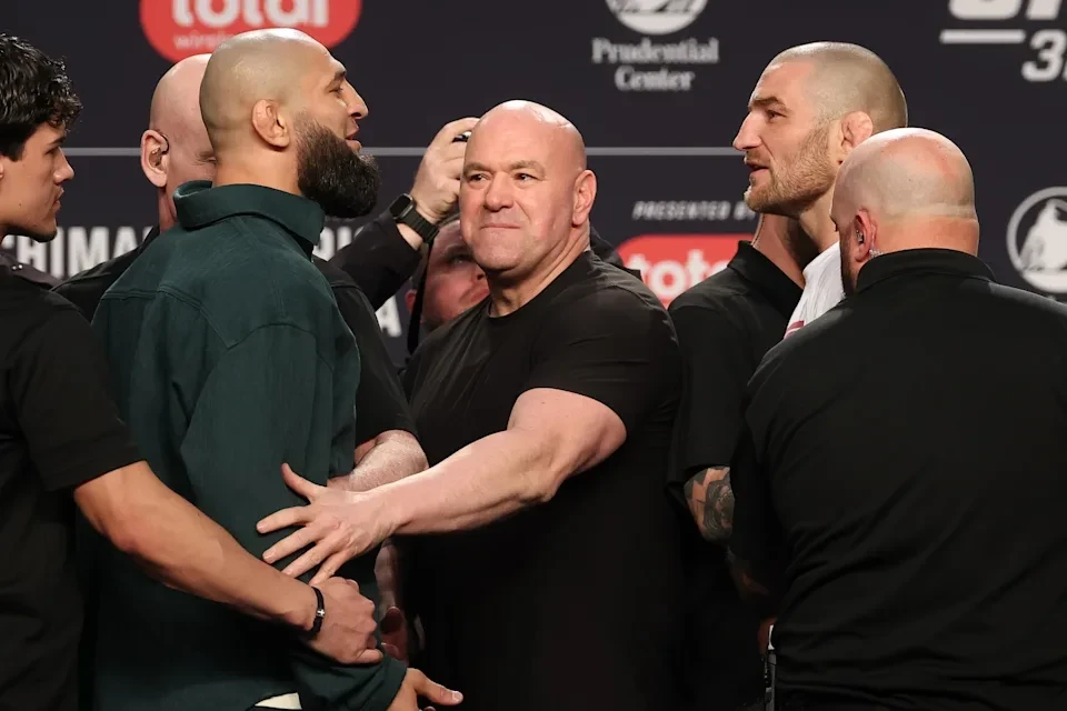 UFC: Çimaevlə Striklendin döyüşü erkən başladı - VİDEO 