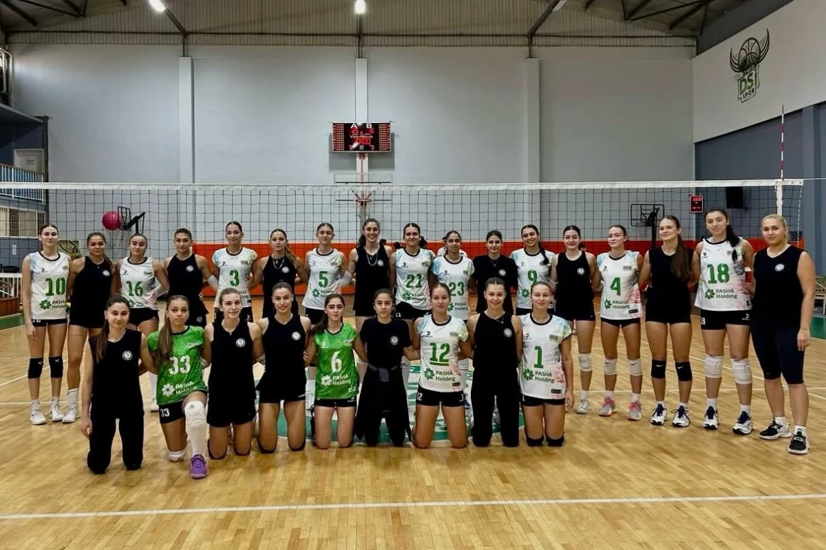 Voleybol millimiz Türkiyə toplanışını başa vurub