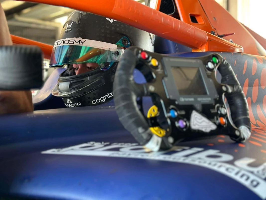Azərbaycanlı Formula 4 pilotu Davin Cəfərov Slovakiya Ring trasında növbəti testlərini uğurla başa vurub!