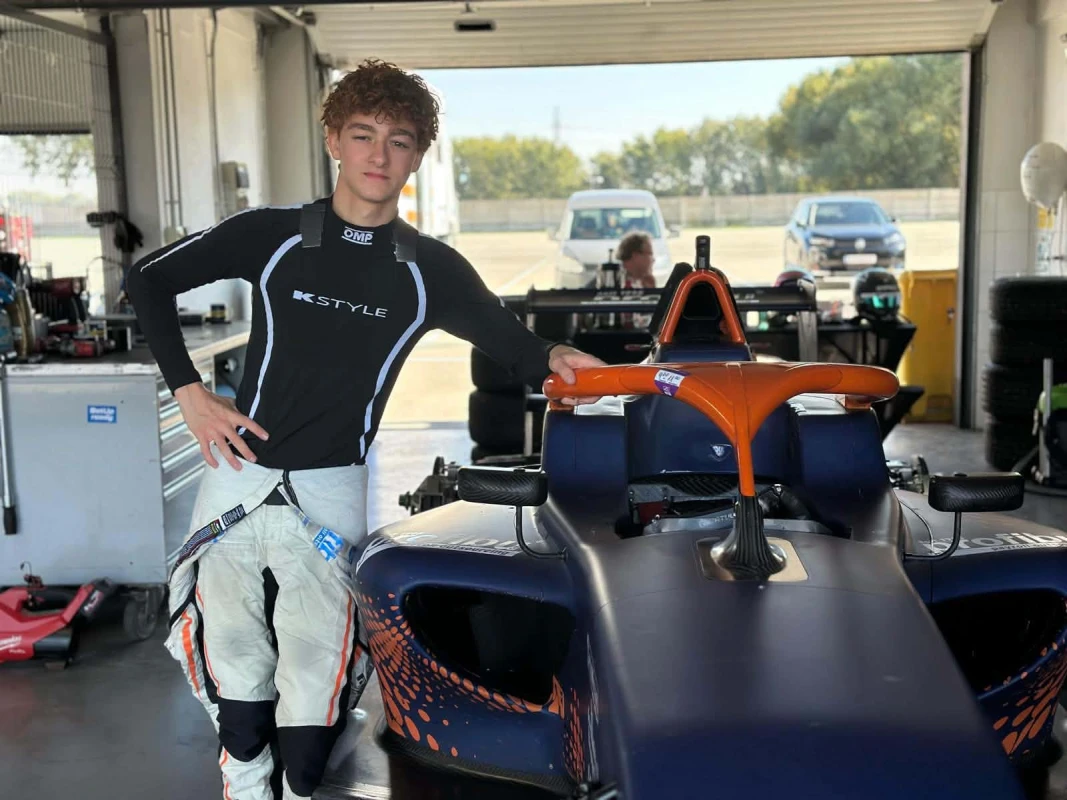 Azərbaycanlı Formula 4 pilotu Davin Cəfərov Slovakiya Ring trasında növbəti testlərini uğurla başa vurub!
