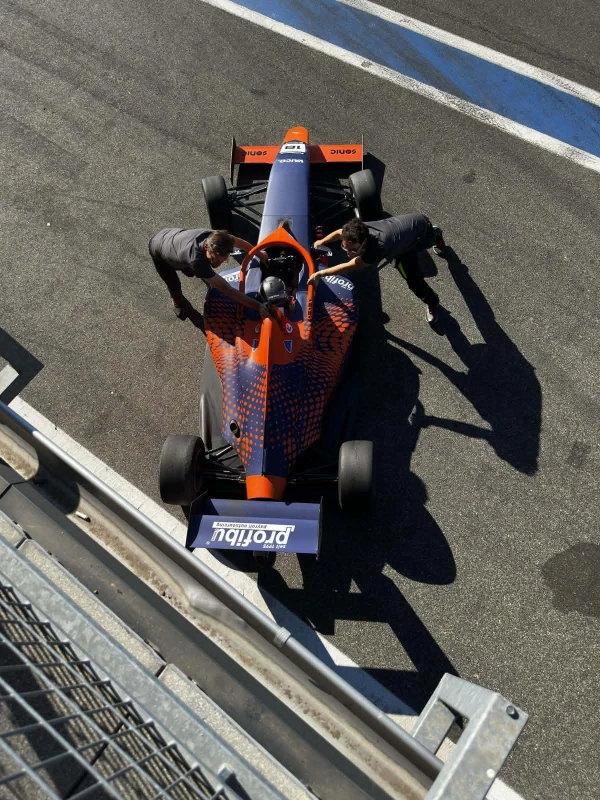 Azərbaycanlı Formula 4 pilotu Davin Cəfərov Slovakiya Ring trasında növbəti testlərini uğurla başa vurub!