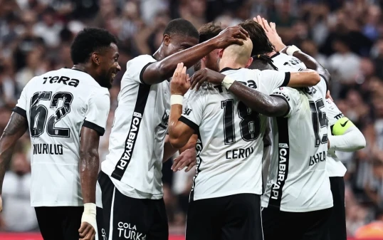 Vlahoviç het-trik etdi, “Beşiktaş” 3 xalı 7 qolla qazandı 