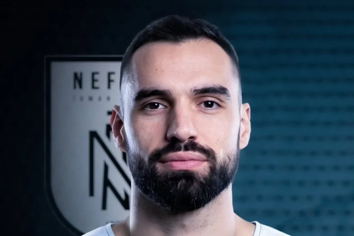 Monteneqrolu basketbolçu “Neftçi”də
