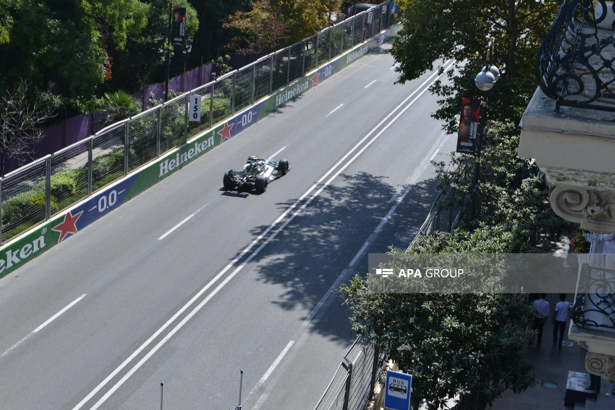 “Formula 1”: Sərbəst yürüşə start verildi