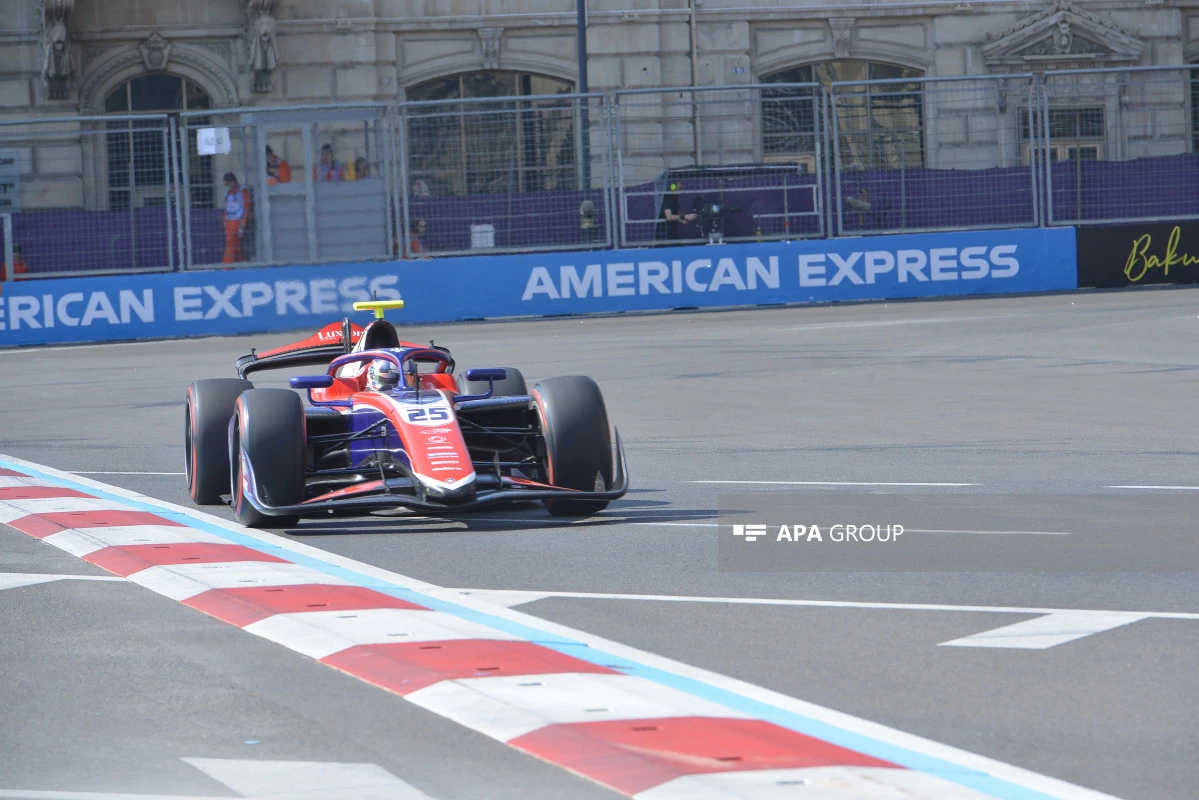 “Formula 1”: Sərbəst yürüşə start verildi